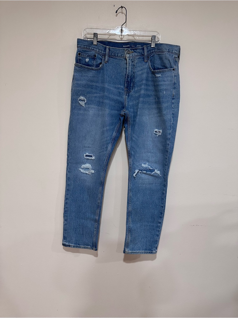 Men’s Old Navy light, blue, distressed, skinny jeans. Size 38/30.